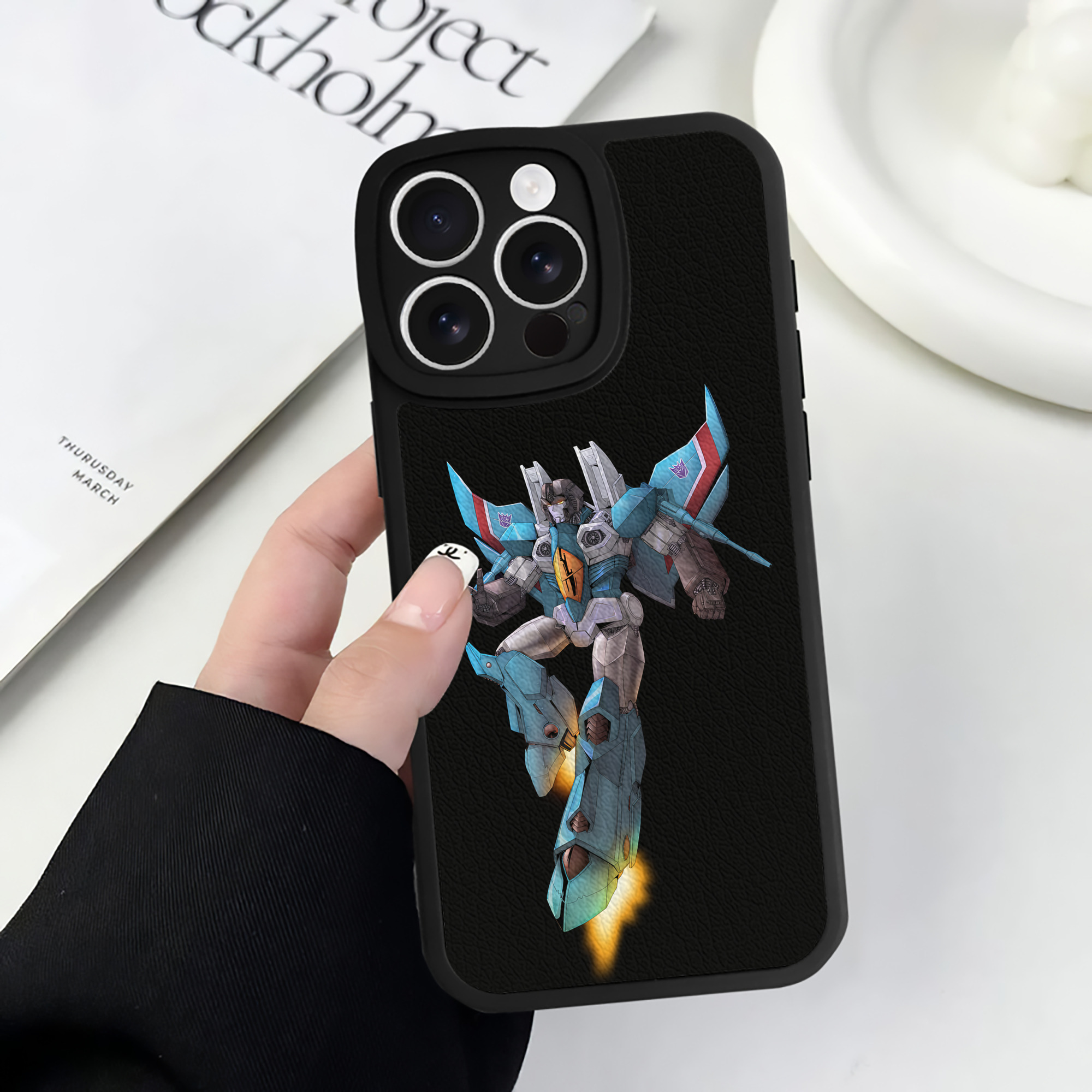 （画像用） Transformers トランスフォーマー 【iPhone 16シリーズ対応】シリコンスマホケース（レザー調） 材質：シリコン